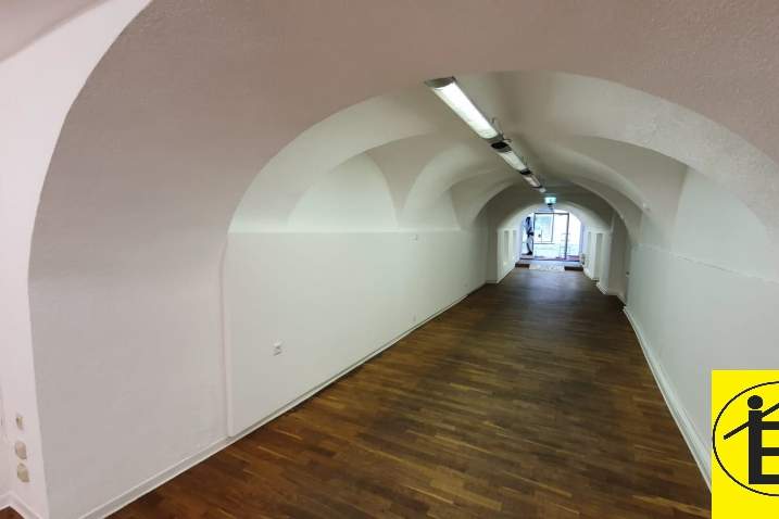 15407 Geschäftslokal in frequentierter Lage / Fußgängerzone, Gewerbeobjekt-miete, 1.583,10,€, 3100 Sankt Pölten(Stadt)