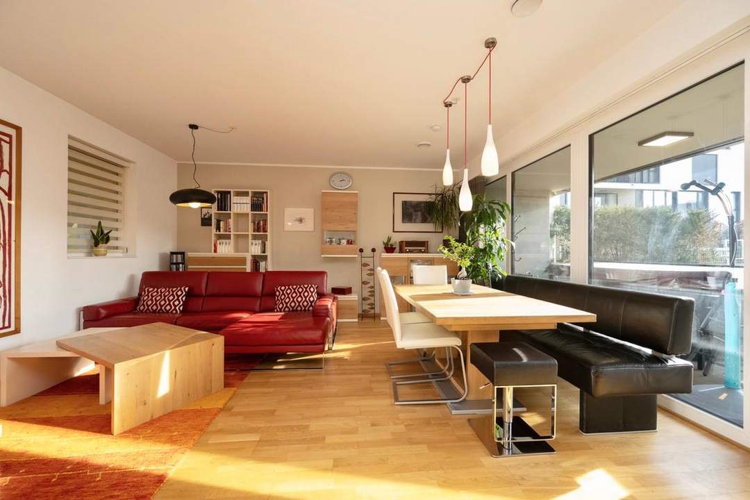 ANLEGERHIT - barrierefreie Erdgeschosswohnung mit Garten, Terrasse/Loggia und zwei Tiefgaragenstellplätzen in TOP-LAGE!