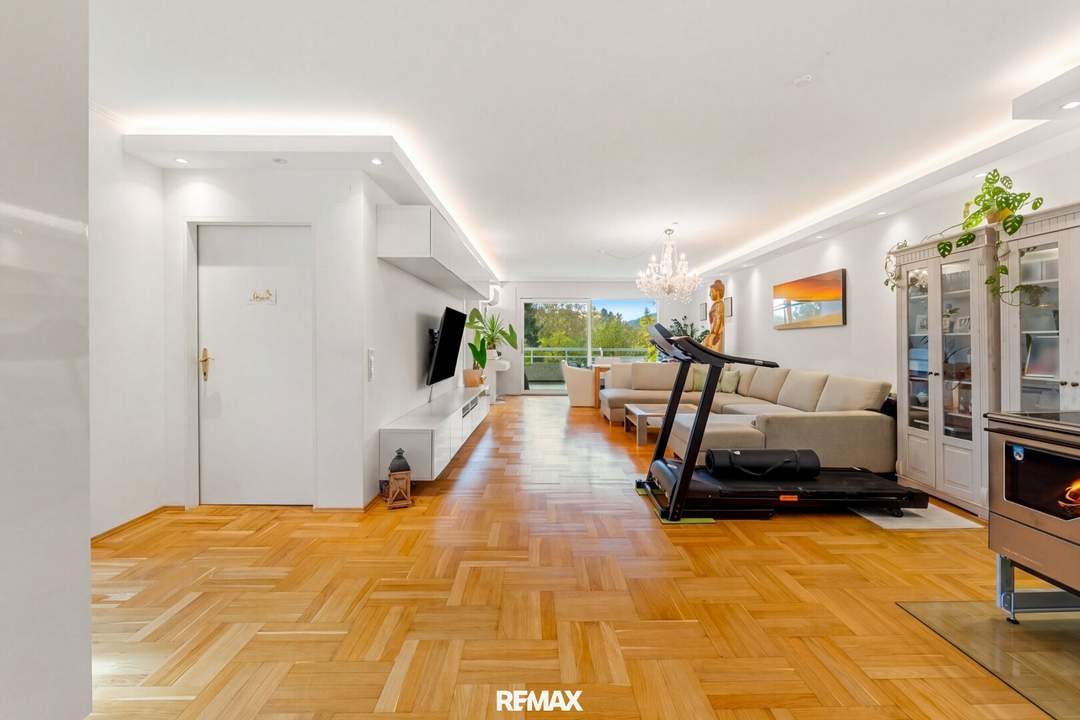Große modernisierte Wohnung in zentraler Lage