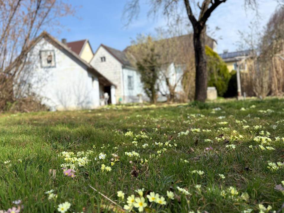 Bürgerliches Einfamilienhaus mit viel Platz, liebenswerten Garten & Ausblick gen Maria Taferl!