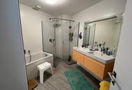 Lichtdurchflutete Penthouse Architektur - barrierefreie 5-Zimmer Maisonette-Wohnung in exklusiver Lage mit teiloffener Galerieebene, zahlreichen Terrassen, 2 Bädern und PKW-Garagenplatz