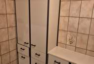 Renovierungsbedürftige 4 Zimmer Wohnung mit Loggia