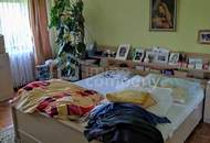 Am beliebten Rosenberg! Altes Bauernhaus in unverbaubarer, ruhiger, sonniger Lage mit großem Baulandgrundstück