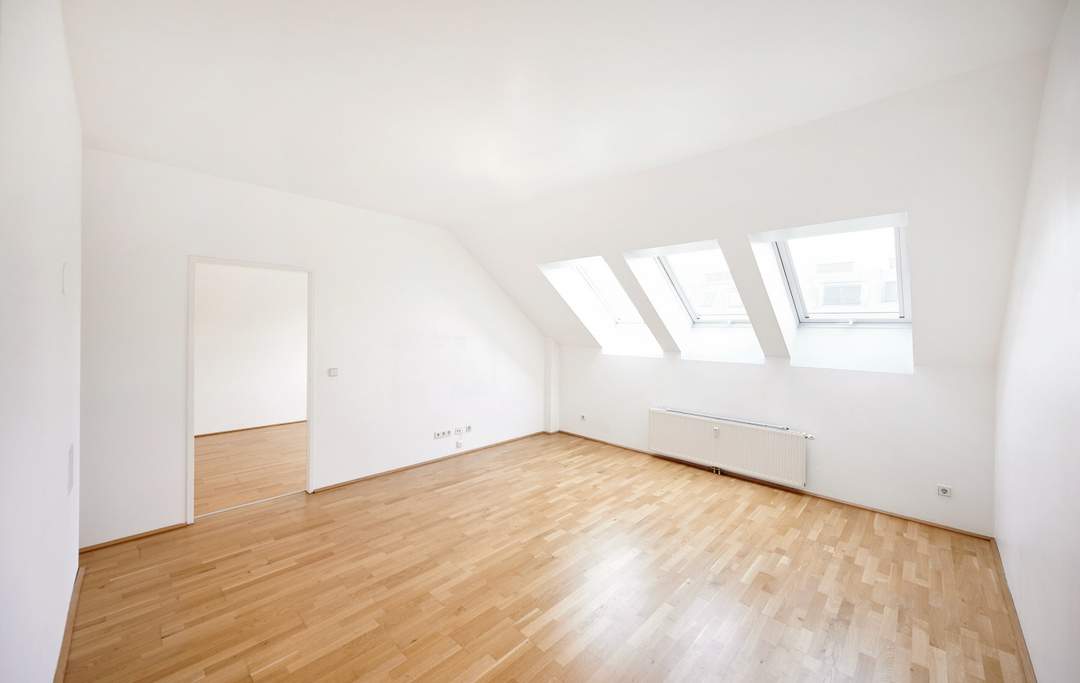 Super geschnittene 2-Zimmer-Wohnung im Dachgeschoss!