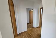 Neu sanierte 3-Zimmer Wohnung mit Küche und Balkon!