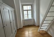 ALTBAUWOHNUNG MIT GALERIE IM ZENTRUM VON KREMS