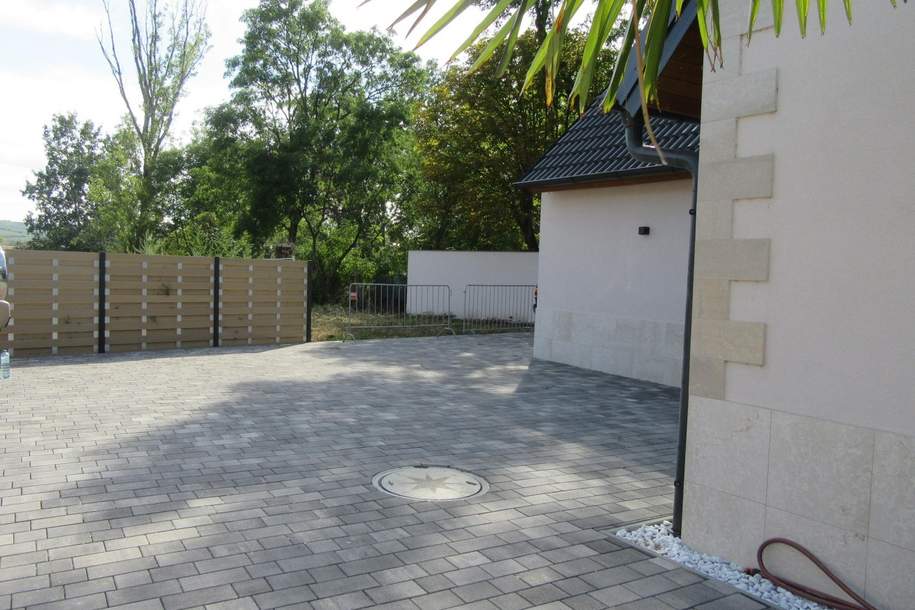 ERSTBEZUG - VOLLSANIERTES EINFAMILIENHAUS IN GRÜNRUHELAGE, Haus-kauf, 398.000,€, 2061 Hollabrunn