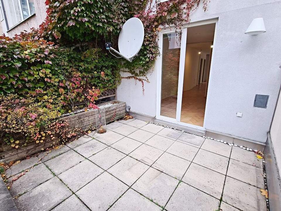 BUCHENGASSE, U1-NÄHE, 57 m2 Neubau mit 10 m2 Terrasse, 2 Zimmer, Komplettküche, Wannenbad, Parketten, 1. Liftstock