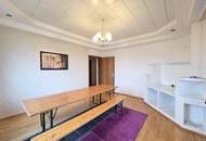 Geräumiges Stockhaus mit angebautem Laubengang und Garagentrakt