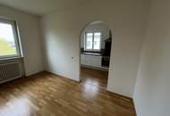 Großzügige Familienwohnung mit Balkon und guter Verkehrsanbindung