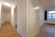 Bennoplatz: 5-Zimmer-Dachgeschosswohnung - VIDEO verfügbar!