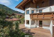 Gepflegte Doppelhaushälfte mit Terrasse, Balkon und zwei Kachelöfen