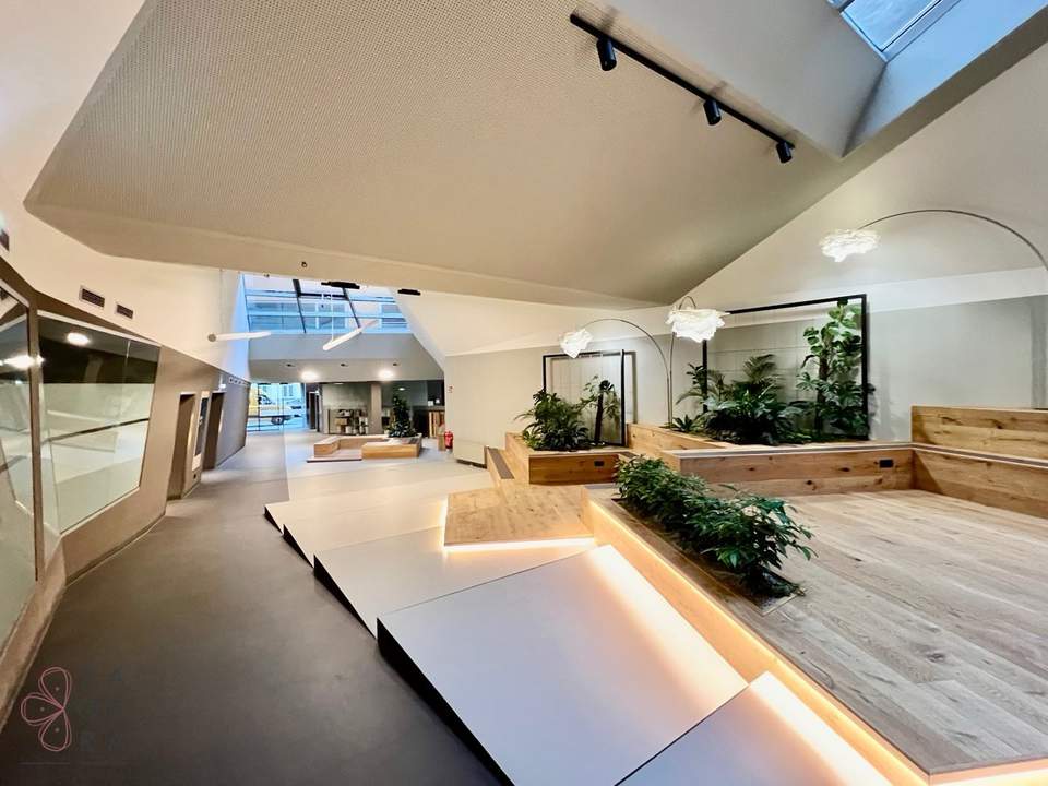 Vielseitig nutzbare Gewerbeflächen auf mehreren Ebenen – ideal für Praxis, Büro oder Studio