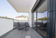 NEUER PREIS! Moderne neuwertige Wohnung mit Einbauküche, Loggia und Tiefgaragenplatz in zentraler Lage!
