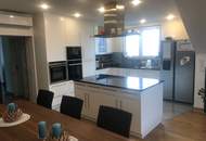 Exklusive Villa mit Pool, PV-Anlage & 4 Garagen in hochwertiger Massivbauweise (Provisionsfrei)