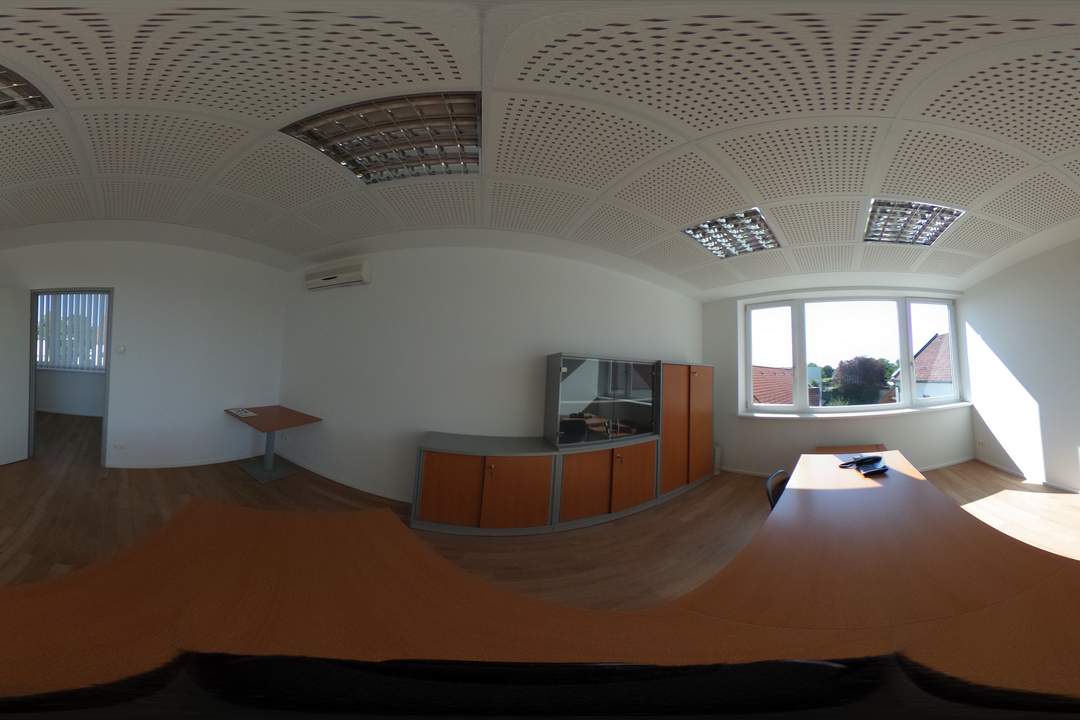 Büro, Praxis, Studio, Atelier repräsentativ, hell, im Zentrum