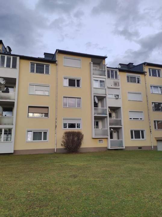 ANLAGEOBJEKT - 3-Zimmer-Wohnung mit Loggia - vermietet!