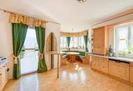 Gepflegtes Einfamilienhaus mit Pool und schönem Garten