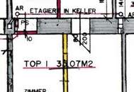 SANIERUNGSBEDÜRFTIGE HELLE WOHNUNG IM KLASSISCHEN ALTBAU