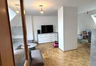 Urbanes Wohnen in zentraler Lage - grüner Innenhof - schöner und praktischer Schnitt - Dachgeschoss - erstklassige Infrastruktur!