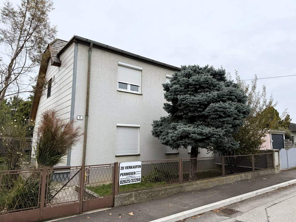 teilsaniertes Wohnhaus mit 2 Wohneinheiten in attraktiver Lage und hervorragender Infrastruktur
