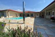 Ultimativer Luxus im Mediterranen Stil: Sensationeller Bungalow mit Pool in Exklusiver Ausstattung und Top Ruhelage, hier erfüllt sich Jeder Wohntraum