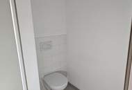 Kleine 2 Zimmerwohnung mit großem Westbalkon und Einbauküche!