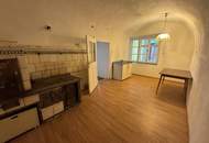 Sanierungsbedürftiges Wohn- und Geschäftshaus in Innenstadtlage