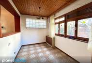 Liegenschaft mit Zukunft !Solider Bungalow zum Sanieren auf großzügigem Baugrund U-Bahn-Nähe!