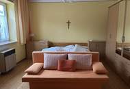 Vielseitiges Zweifamilienhaus in zentraler Lage von Asparn/ Zaya – ideale Gelegenheit für Familien und Mehrgenerationenwohnen