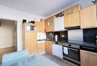 Zentrale Lage, große Innenhof-Loggia: Charmante 4-Zimmer-Wohnung