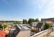 115,42 m² Design-Altbau mit Gewölben & Eigengarten-Terrasse sowie Poolnutzung – elegante Wohnküche, XL-Regendusche