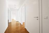 Erstbezug | Helle 3-Zimmer-Neubauwohnung mit hofseitigem Balkon | sofort bezugsbereit | Luftwärmepumpe | Wanne &amp; Dusche