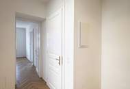 Erstbezug nach Sanierung - Moderne 2 Zimmer Wohnung im Altbau