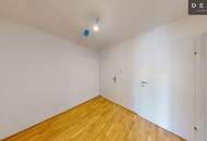 / EIGENGARTEN / 2 ZIMMER / TERRASSE / VERFÜGBAR AB SOFORT