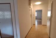 Großzügige 3 Zimmer Loggia Wohnung, ideal für WG s oder Familien