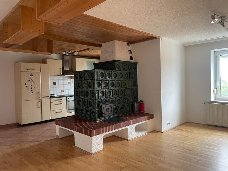 ***OPEN HOUSE Donnerstag, 2. Oktober 2025 16 - 17 Uhr***Gemütliche Eigentumswohnung mit Kachelofen