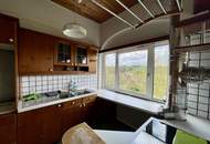 Haus mit ca. 275 m² Wohnfläche, ca. 2.200 m² Grund – ideal für Großfamilien, sanierungsbedürftig!