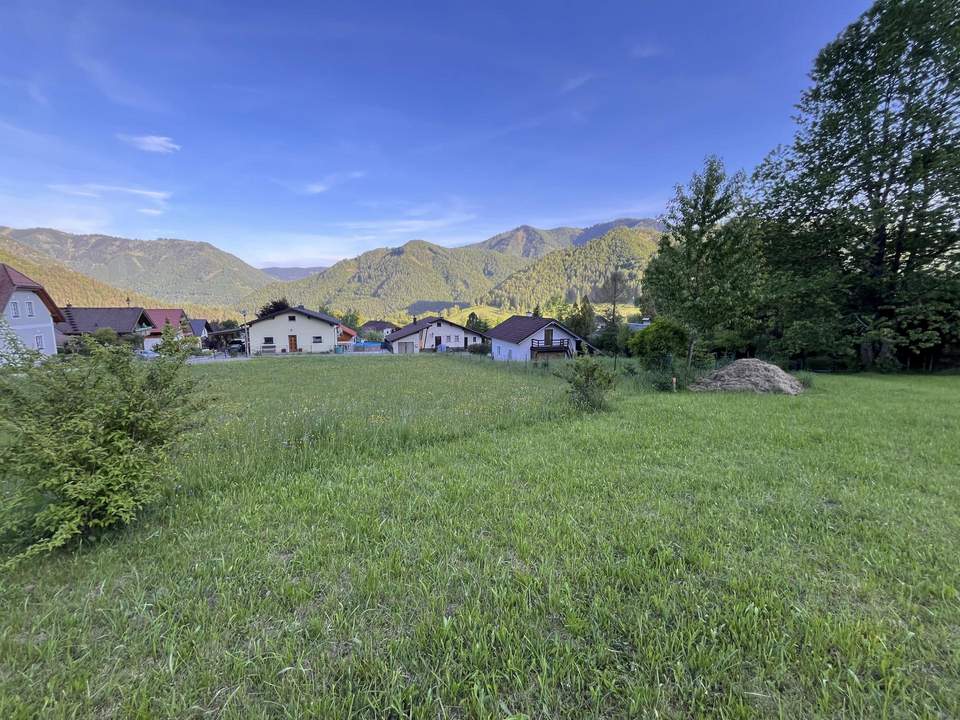 Sonniges Grundstück mit schöner Aussicht