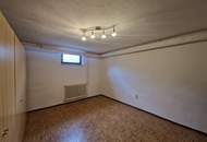 TRAUMHAFTER BUNGALOW SAMT GARAGE MIT MONTAGEGRUBE UND HERRLICHEM, SEHR GEPFLEGEN, IDYLLISCHEN GARTEN IN SEHR GEFRAGTER WOHNLAGE