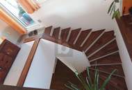 GROßZÜGIGE MAISONETTEWOHNUNG MIT SONNIGER DACHTERRASSE