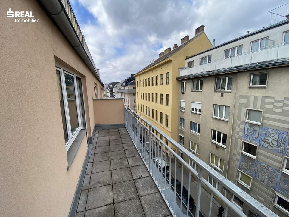 Entzückende Garconnière, ca. 9 m² Terrasse &amp; 6 m² Kellerabteil