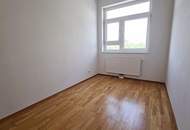 BERNHARDTSTALGASSE, unbefristete 96 m2 Altbau, Wohnküche, 3 Zimmer, Komplettküche, Wannenbad, gefördert, WG-geeignet