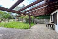 Haus mit ca. 275 m² Wohnfläche, ca. 2.200 m² Grund – ideal für Großfamilien, sanierungsbedürftig!