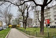 Sanierungsbedürftige 3-Zimmerwohnung mit Möglichkeit zur Umgestaltung beim Erich-Auer-Park