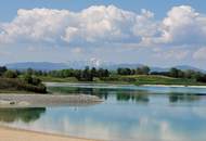 "Wohnen und Golfen am See!"