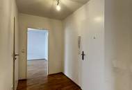 Balkonwohnung mit 2 Zimmern in ruhiger Seitengasse - unweit des Elterleinplatz!