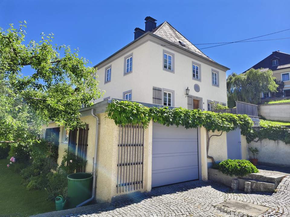 Stilvoll. Großzügig. Zentral - Wohnhaus mit großer Terrasse und Garten