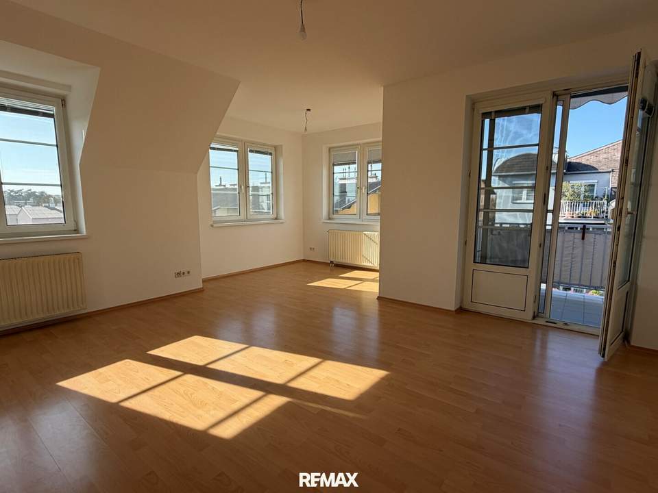 Helle 2-Zimmer-Wohnung mit Balkon im Zentrum