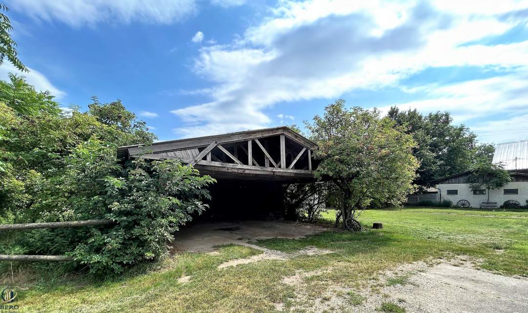 Baurechts Grundstück mit viel Potenzial!